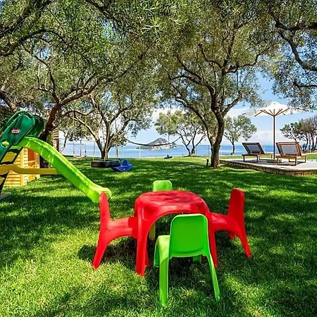 Villa Limni Keriou Sleeps 8 Wifi
