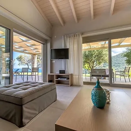 Villa Limni Keriou Sleeps 8 Wifi