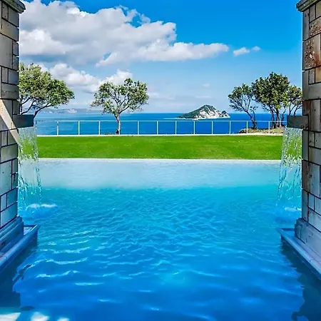 Limni Keriou Sleeps 8 Wifi Villa