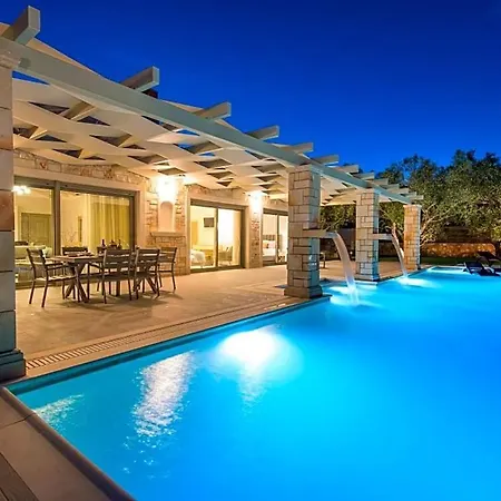 Limni Keriou Sleeps 8 Wifi Villa