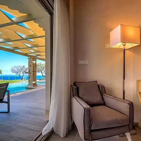 Limni Keriou Sleeps 8 Wifi Villa