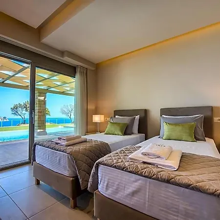 Vila Limni Keriou Sleeps 8 Wifi Marathiás